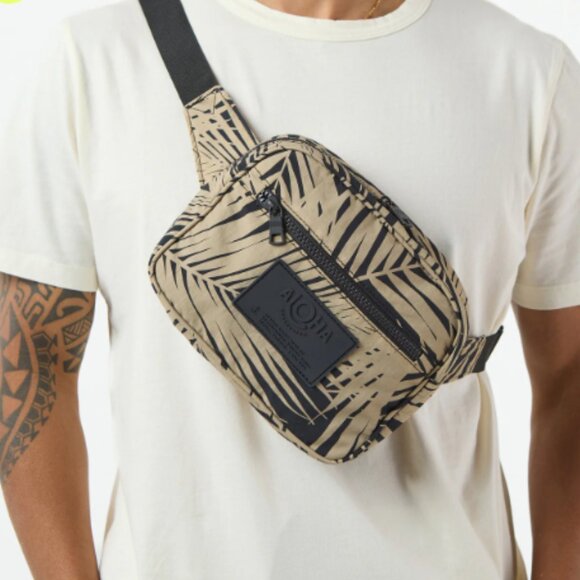 Aloha Collection Keep It Light Hip Pack Areca NWT - Picture 3 of 5